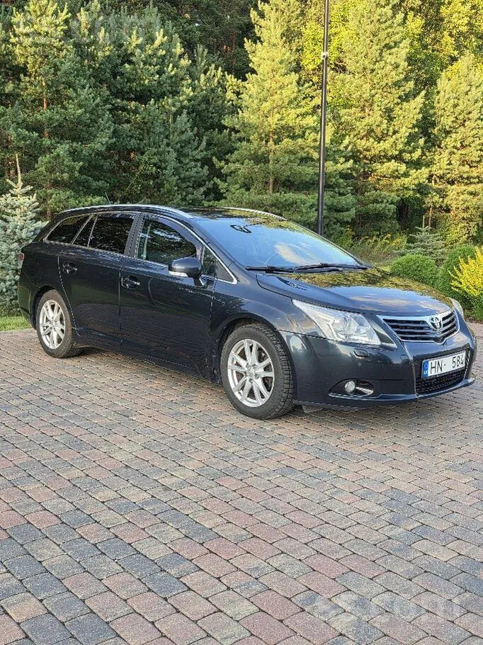 Toyota Avensis 2010 photo 2