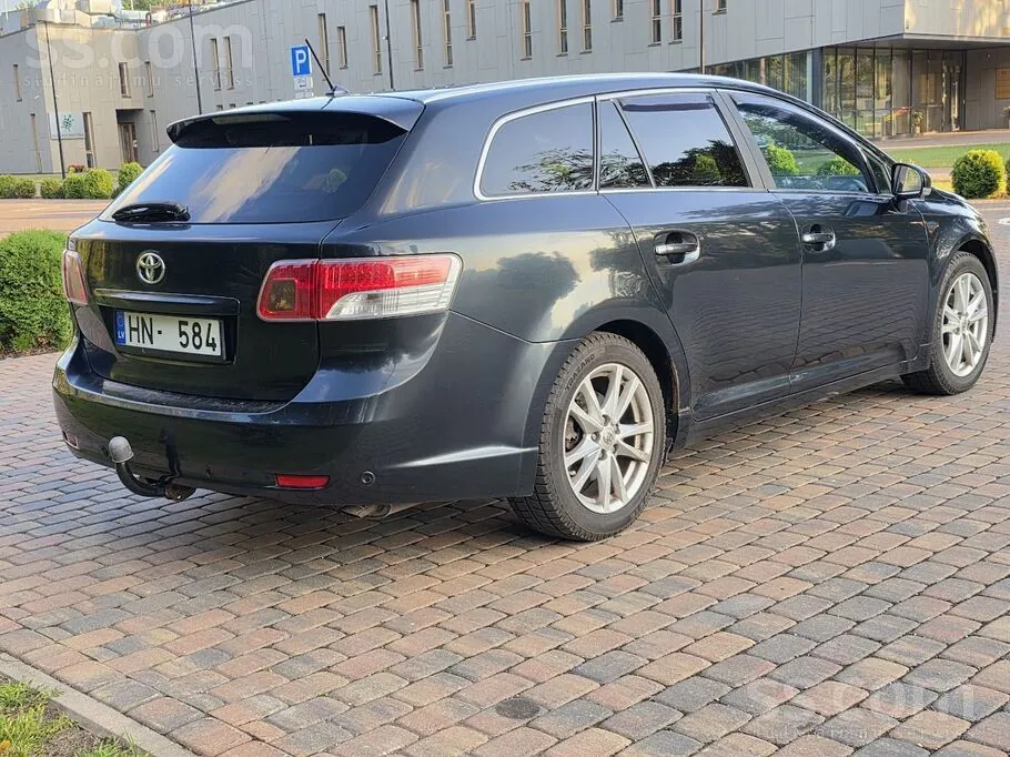 Toyota Avensis 2010 photo 4