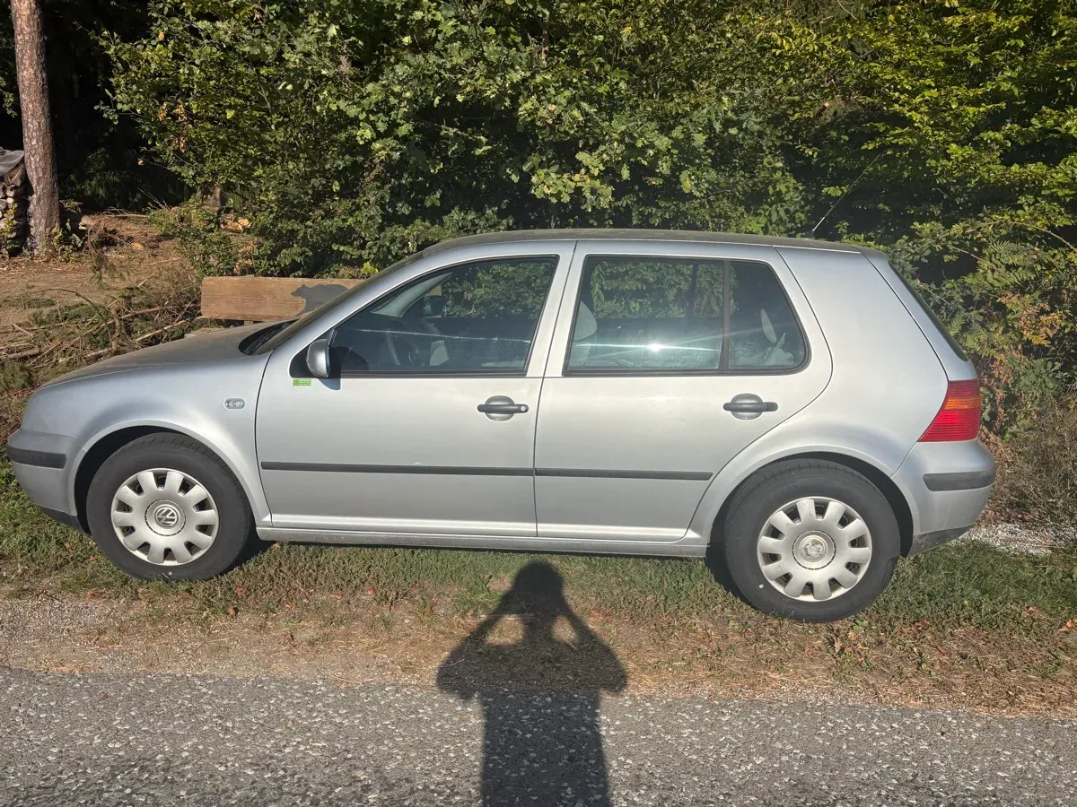 Volkswagen Golf 2001 photo 2
