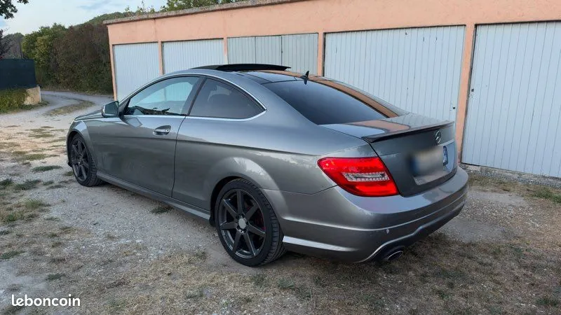 Mercedes-Benz C-Class 2012 photo 2