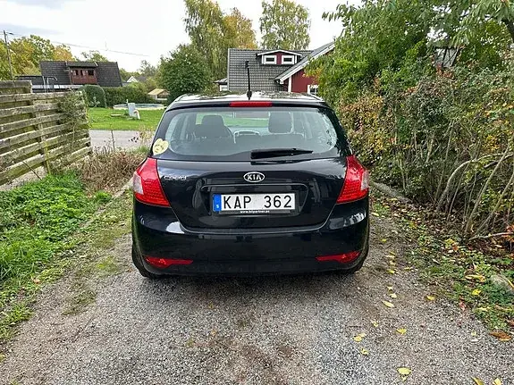 Kia Ceed 2010 photo 2