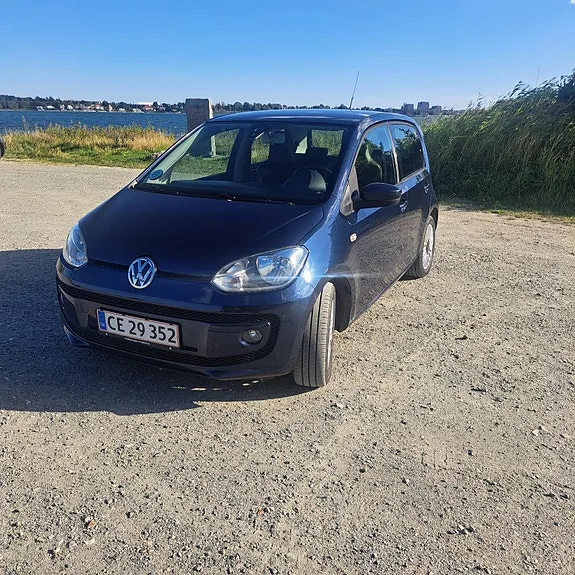 Volkswagen Up 2013 photo 2