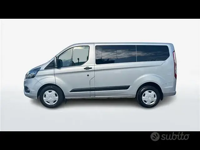 Ford Transit Custom photo 2