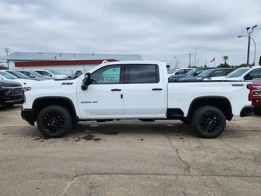 Chevrolet Silverado 2500 2026 photo 3