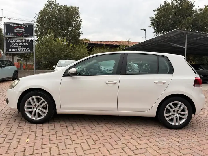 Volkswagen Golf 2010 photo 4
