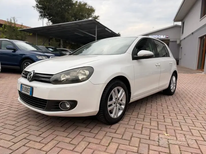 Volkswagen Golf 2010 photo 2