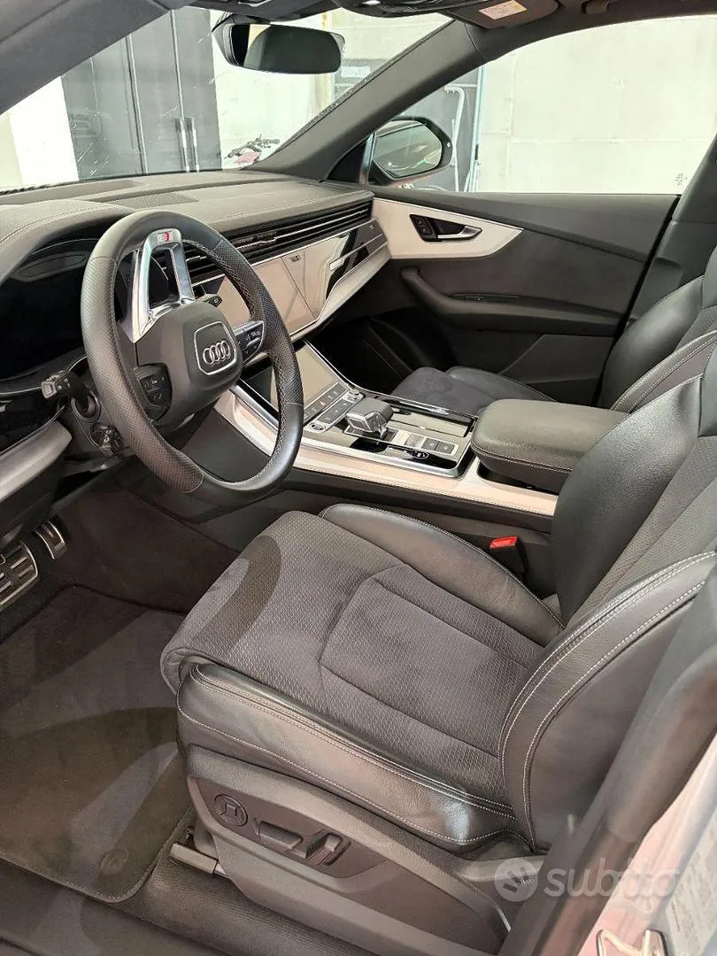 Audi Q8 2023 photo 2