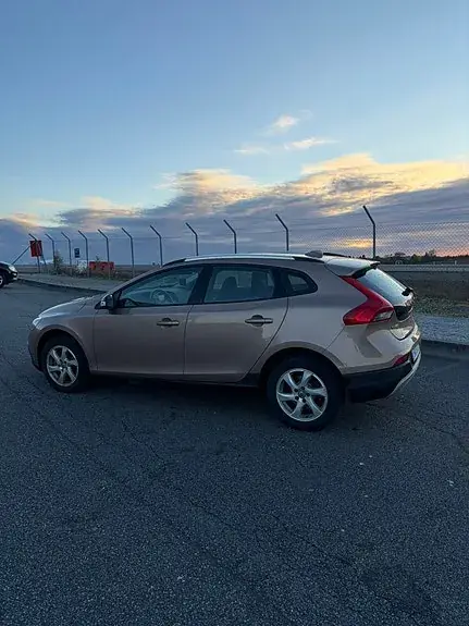 Volvo V40 Cross Country 2014 photo 2