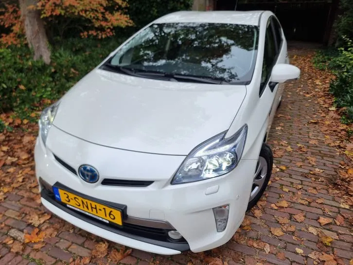 Toyota Prius 2013 photo 2