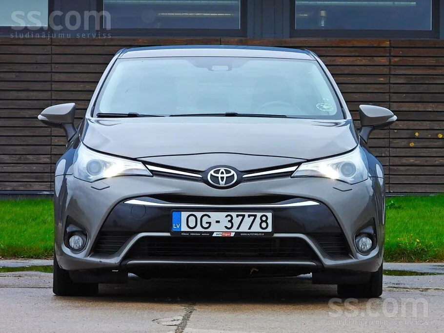 Toyota Avensis 2016 photo 2