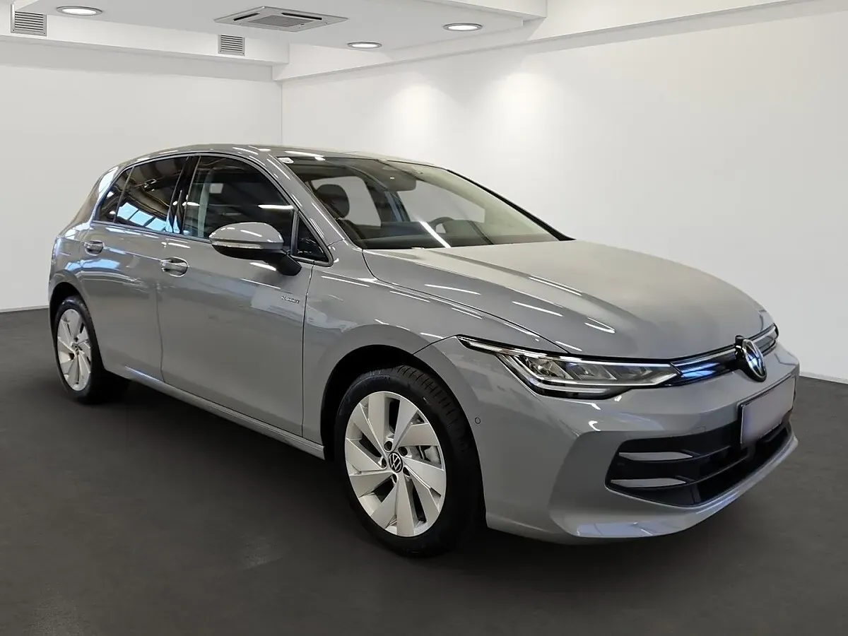 Volkswagen Golf 2026 photo 2