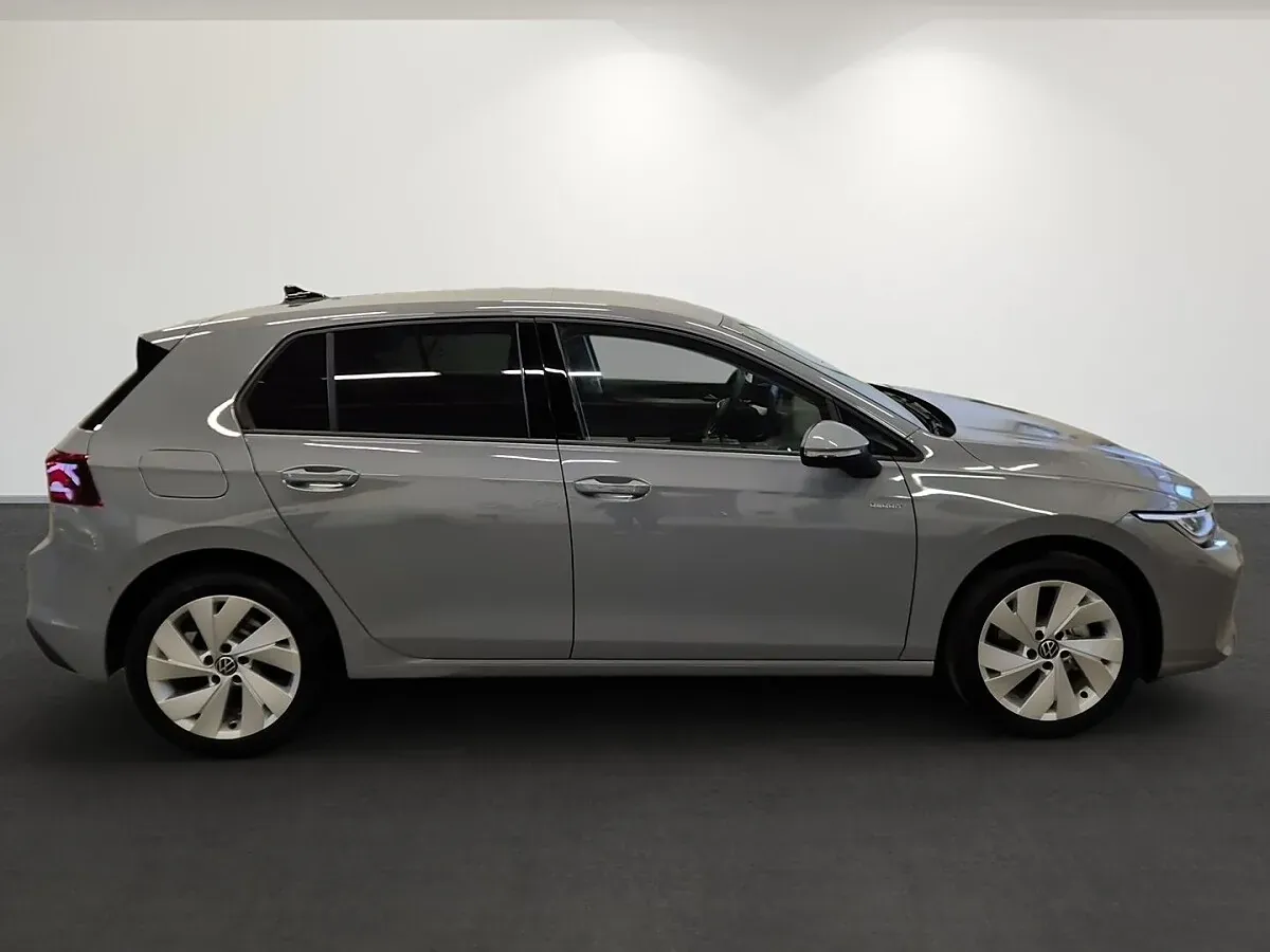 Volkswagen Golf 2026 photo 3