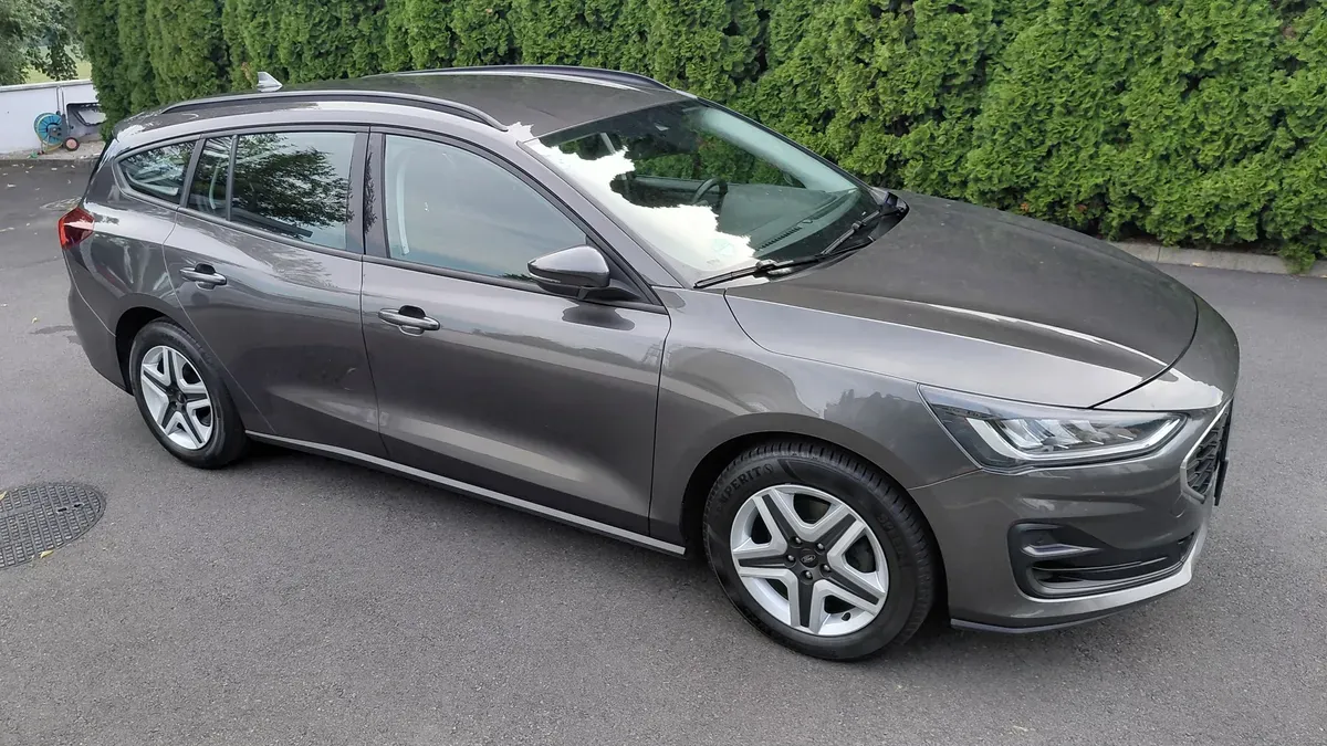 Ford Focus 2022 photo 2