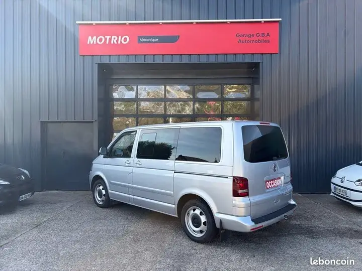 Volkswagen Multivan 2015 photo 2