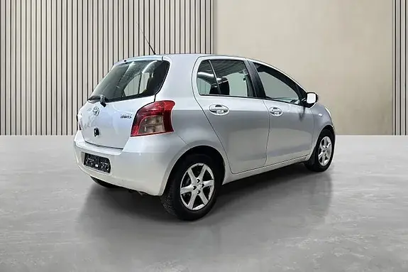 Toyota Yaris 2006 photo 3