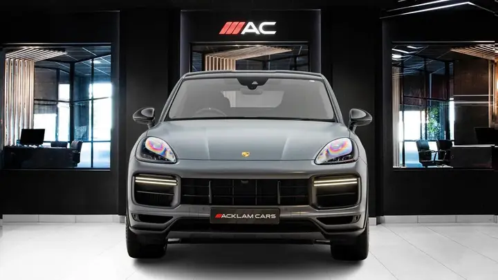 Porsche Cayenne 2023 photo 2