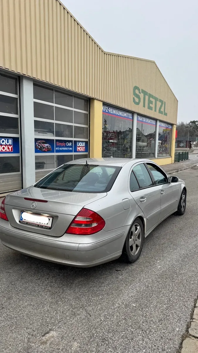 Mercedes-Benz E-Class 2002 photo 3
