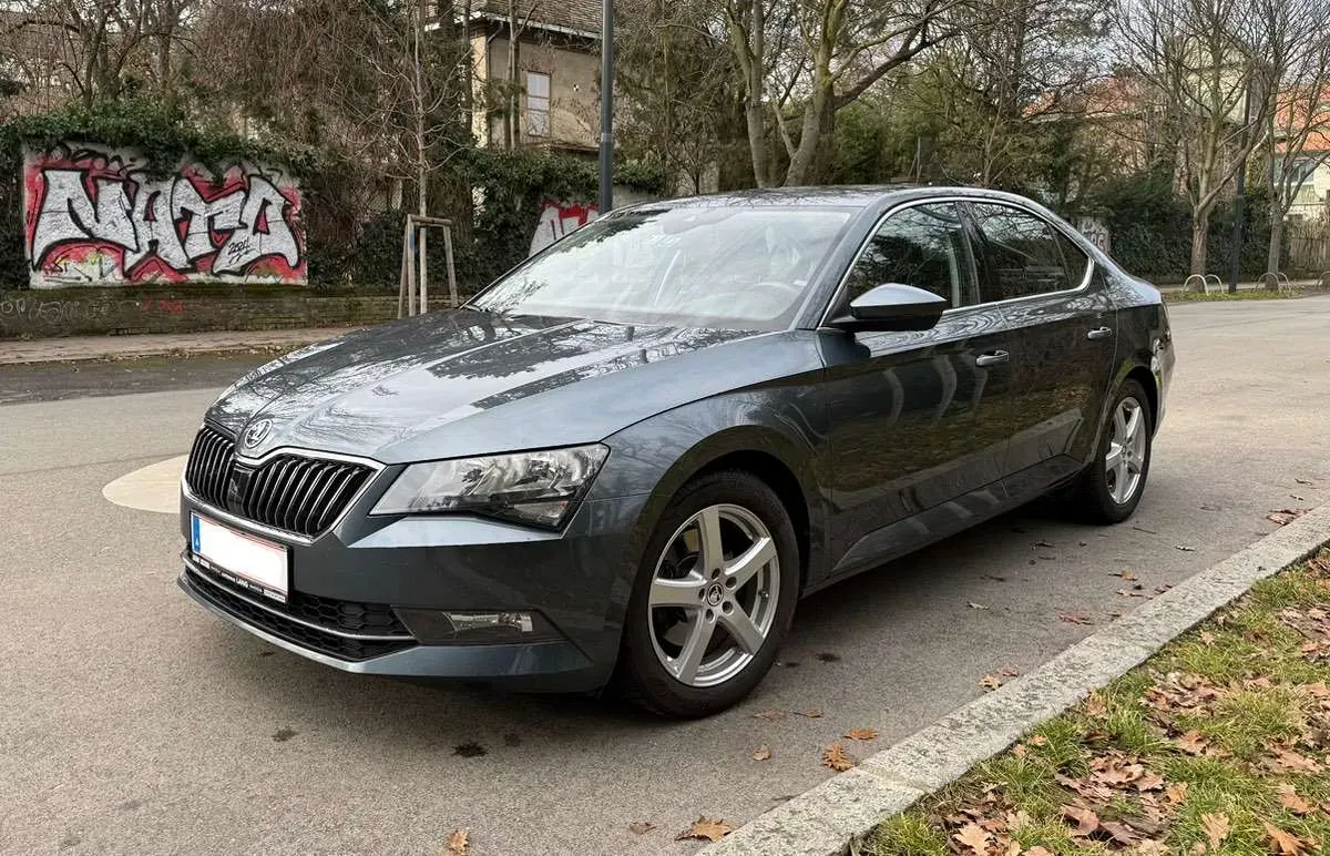 Skoda Superb 2019 photo 2