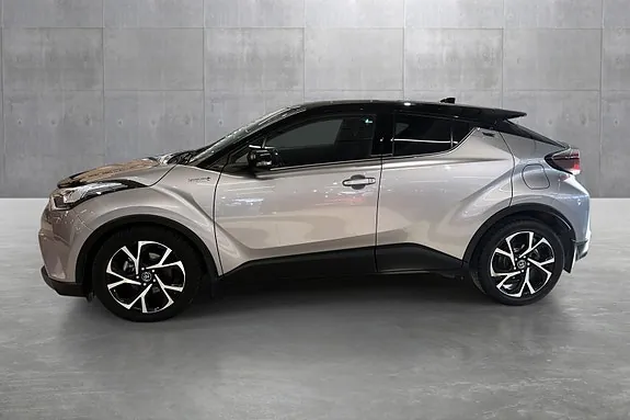 Toyota C-Hr 2017 photo 2