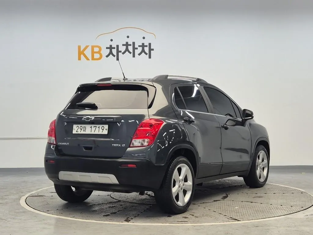 Chevrolet Tracker 2016 photo 3
