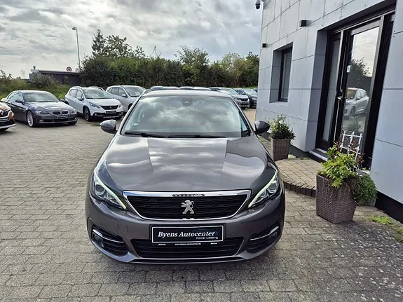 Peugeot 308 2020 photo 2