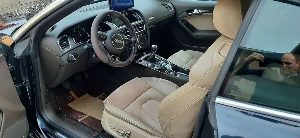 Audi A5 2012 photo 2