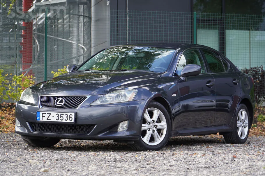 Lexus Is 2006 photo 2