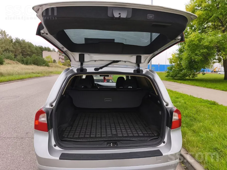 Volvo V70 2009 photo 4