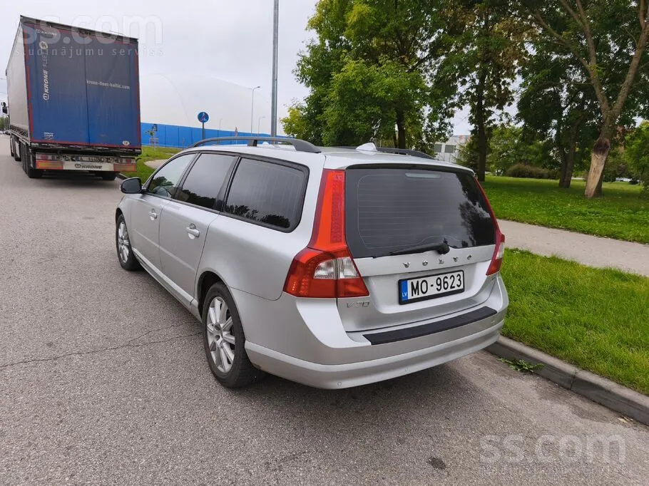 Volvo V70 2009 photo 3