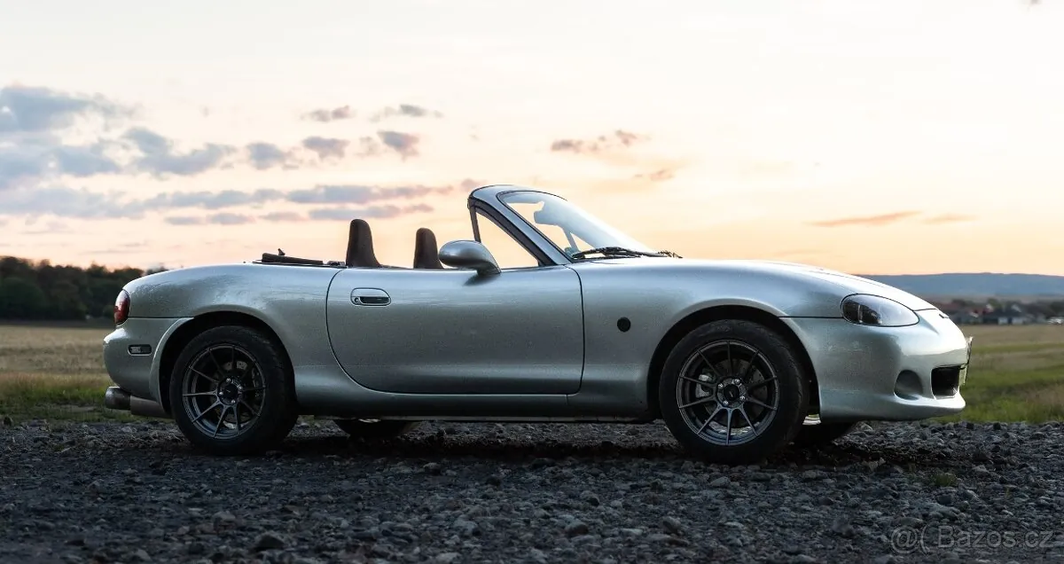 Mazda Mx-5 2003 photo 3