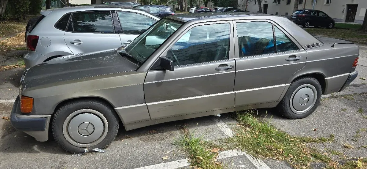 Mercedes-Benz 190 1989 photo 3