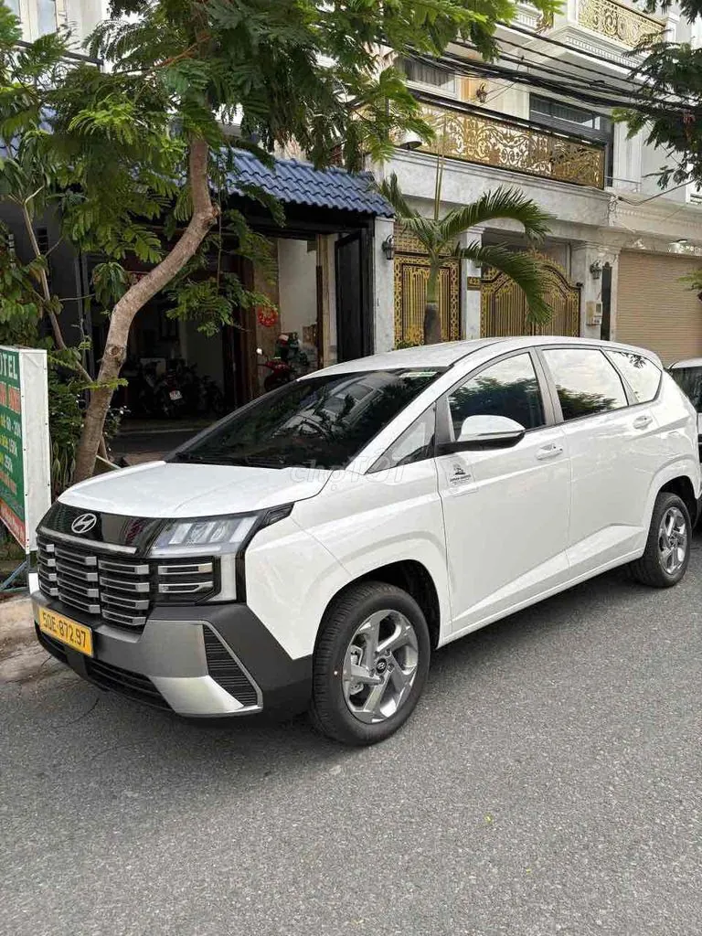Hyundai Stargazer