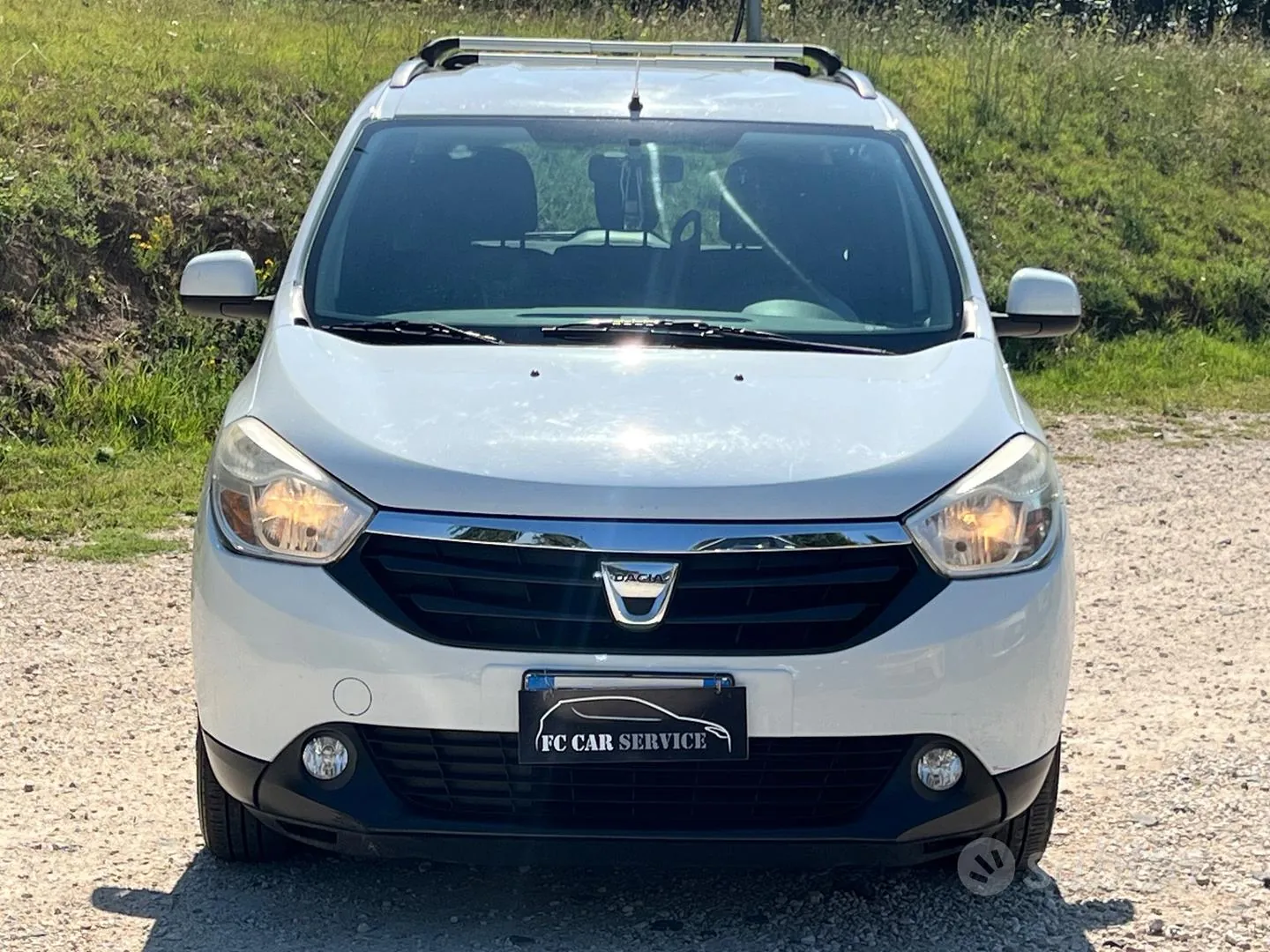 Dacia Lodgy 2015 photo 2