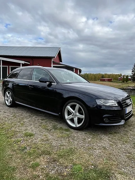 Audi A4 2011 photo 4