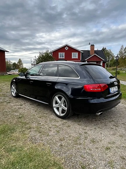 Audi A4 2011 photo 5