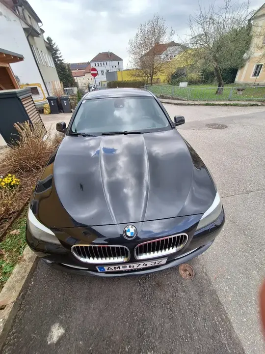 BMW 5 Series 2010 photo 2