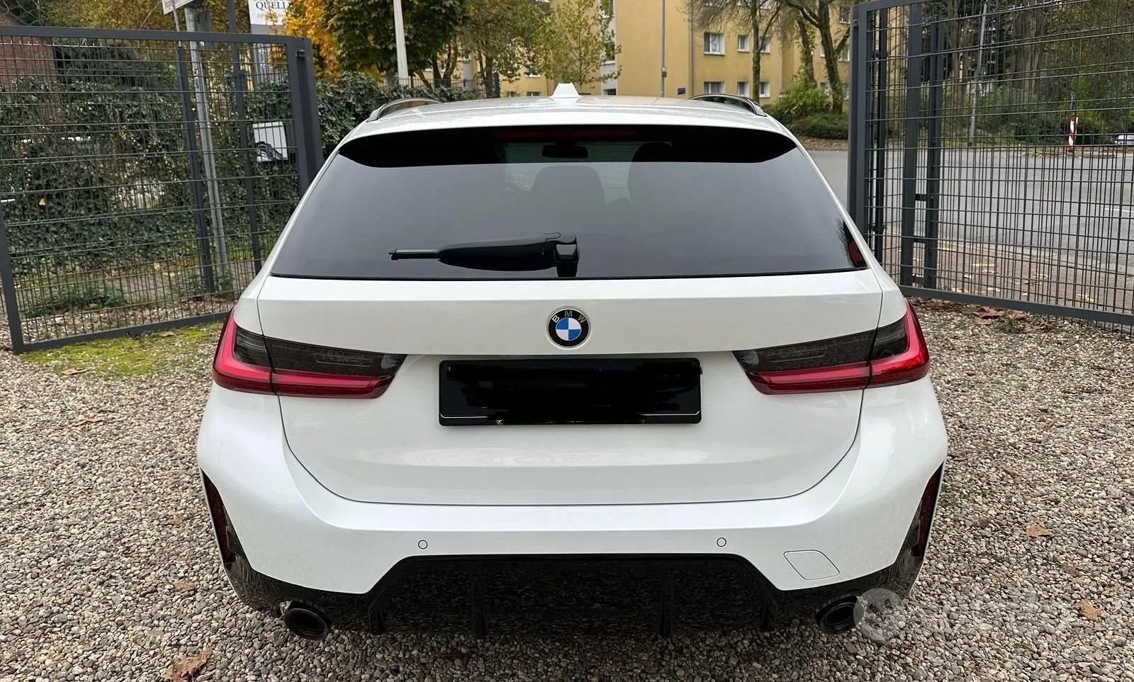 BMW 320I Touring 2023 photo 2