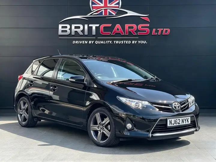 Toyota Auris 2012 photo 2