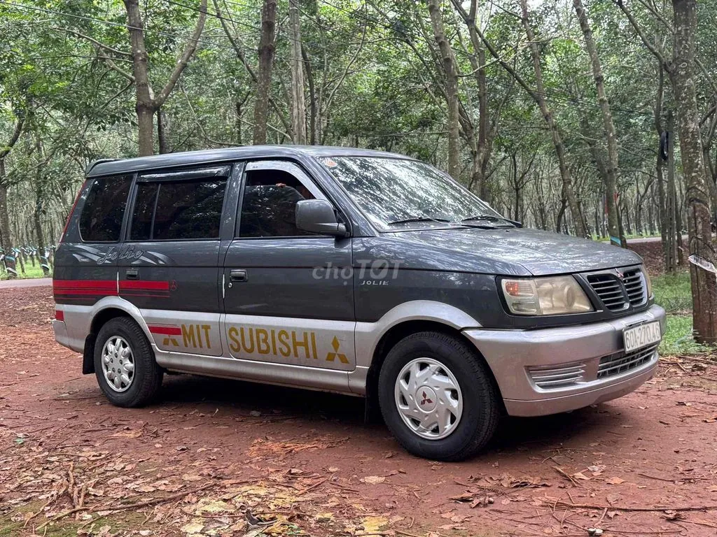 Mitsubishi Jolie 2002 photo 4