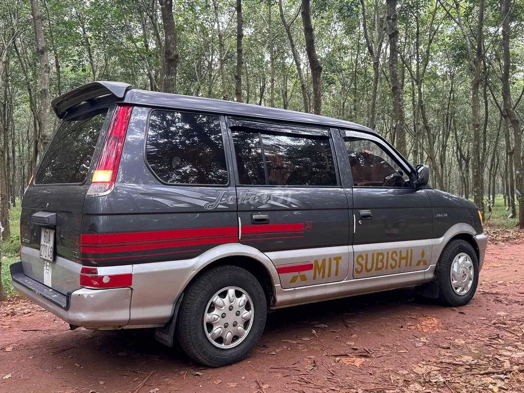 Mitsubishi Jolie 2002 photo 3