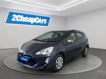 Toyota Aqua 2015 photo 2