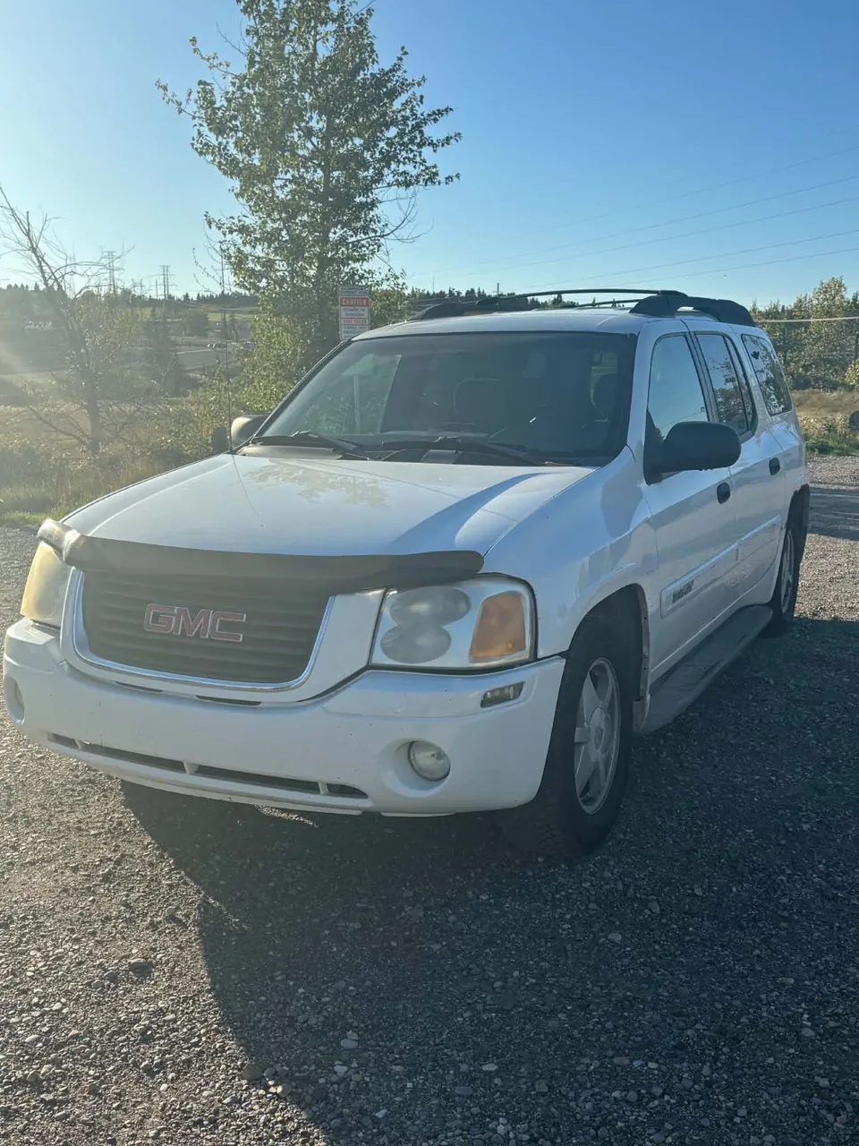 GMC Envoy 2003 photo 2