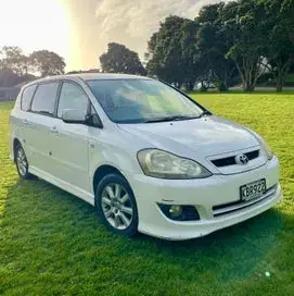 Toyota Ipsum 2005 photo 2