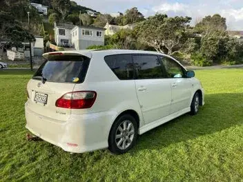 Toyota Ipsum 2005 photo 3