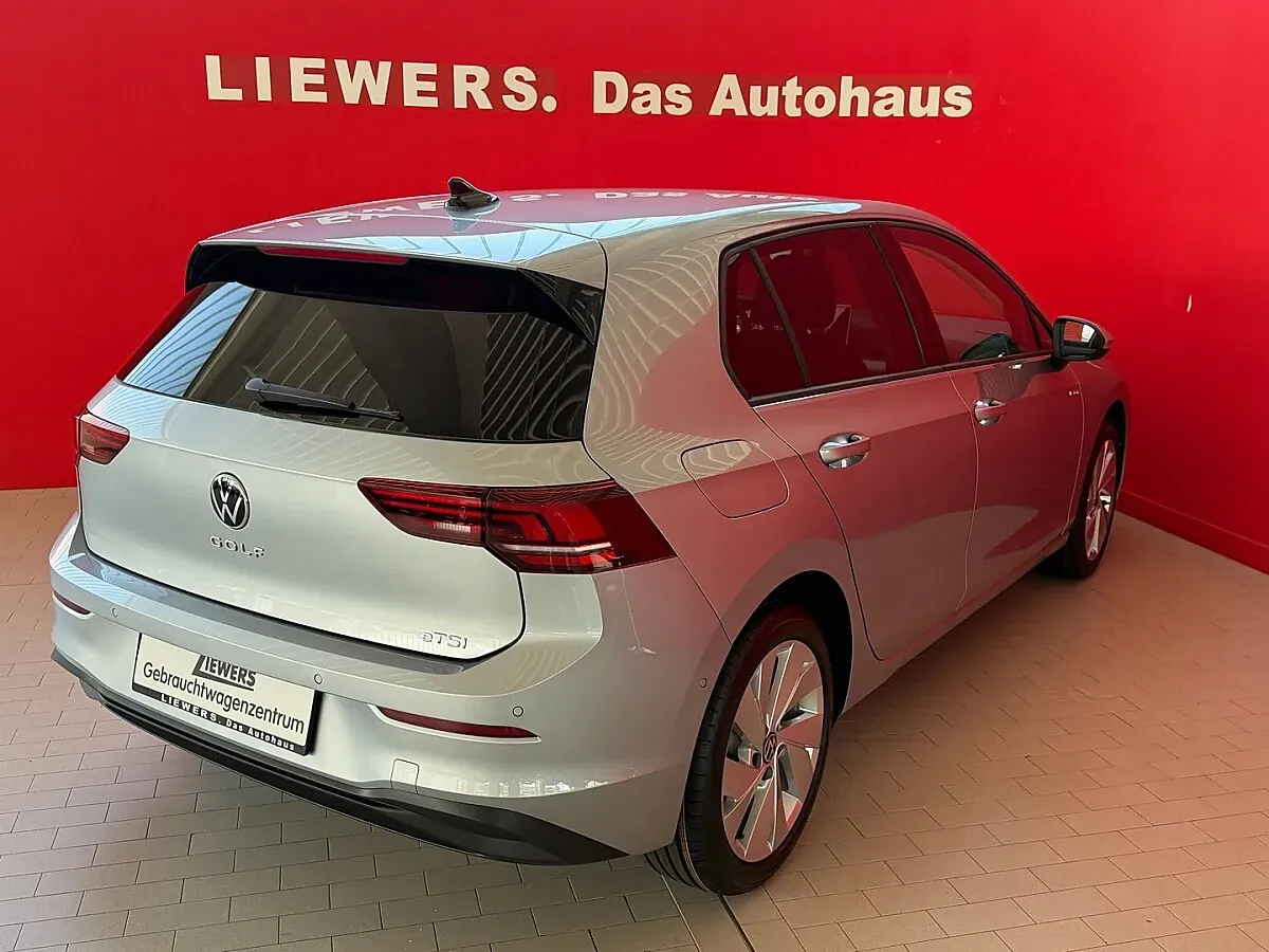 Volkswagen Golf 2026 photo 3