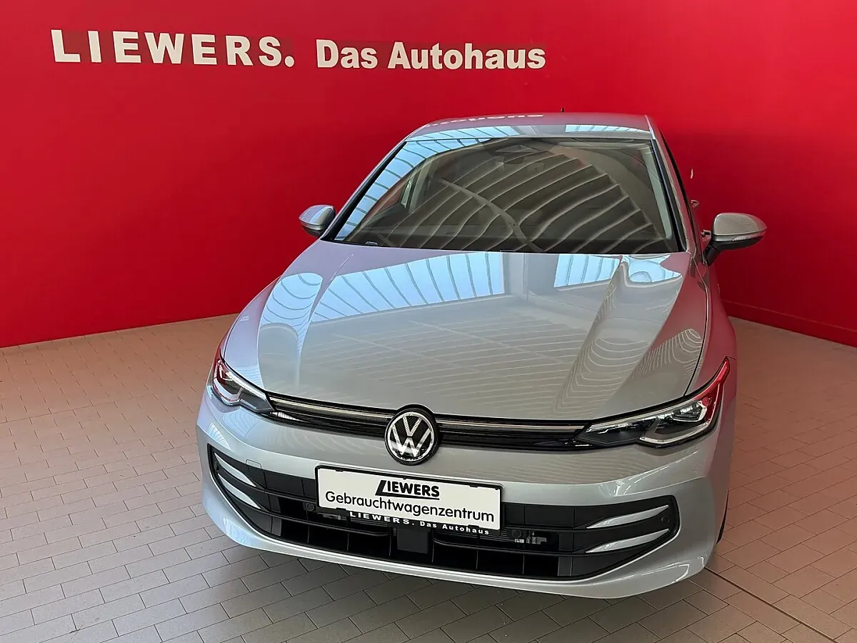 Volkswagen Golf 2026 photo 2