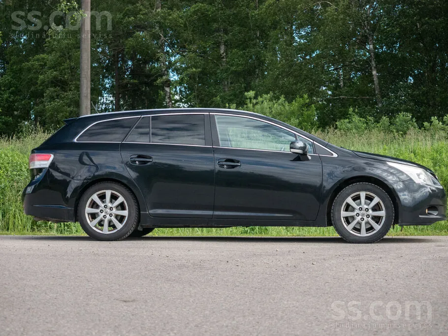 Toyota Avensis 2009 photo 2