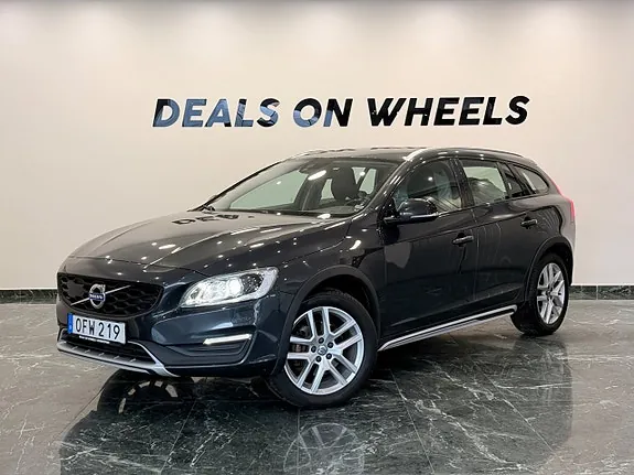 Volvo V60 Cross Country 2017 photo 2