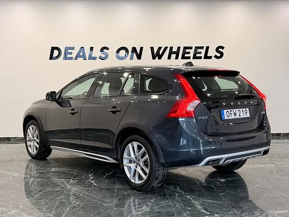 Volvo V60 Cross Country 2017 photo 5