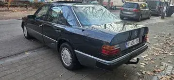 Mercedes-Benz E-Class 1991 photo 4